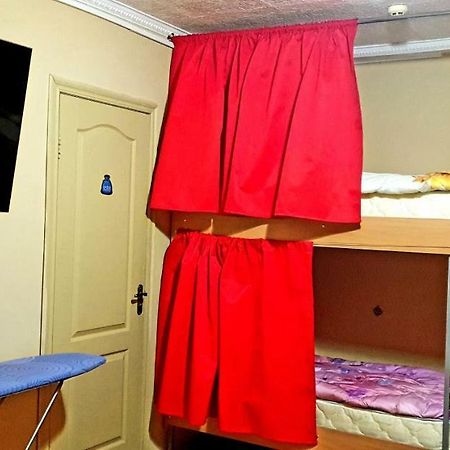Hostel 777 Kiev Esterno foto
